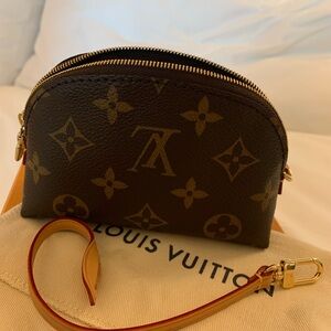 Authentic Louis   Vuitton cosmetic case with side  handler / LV box, brand new